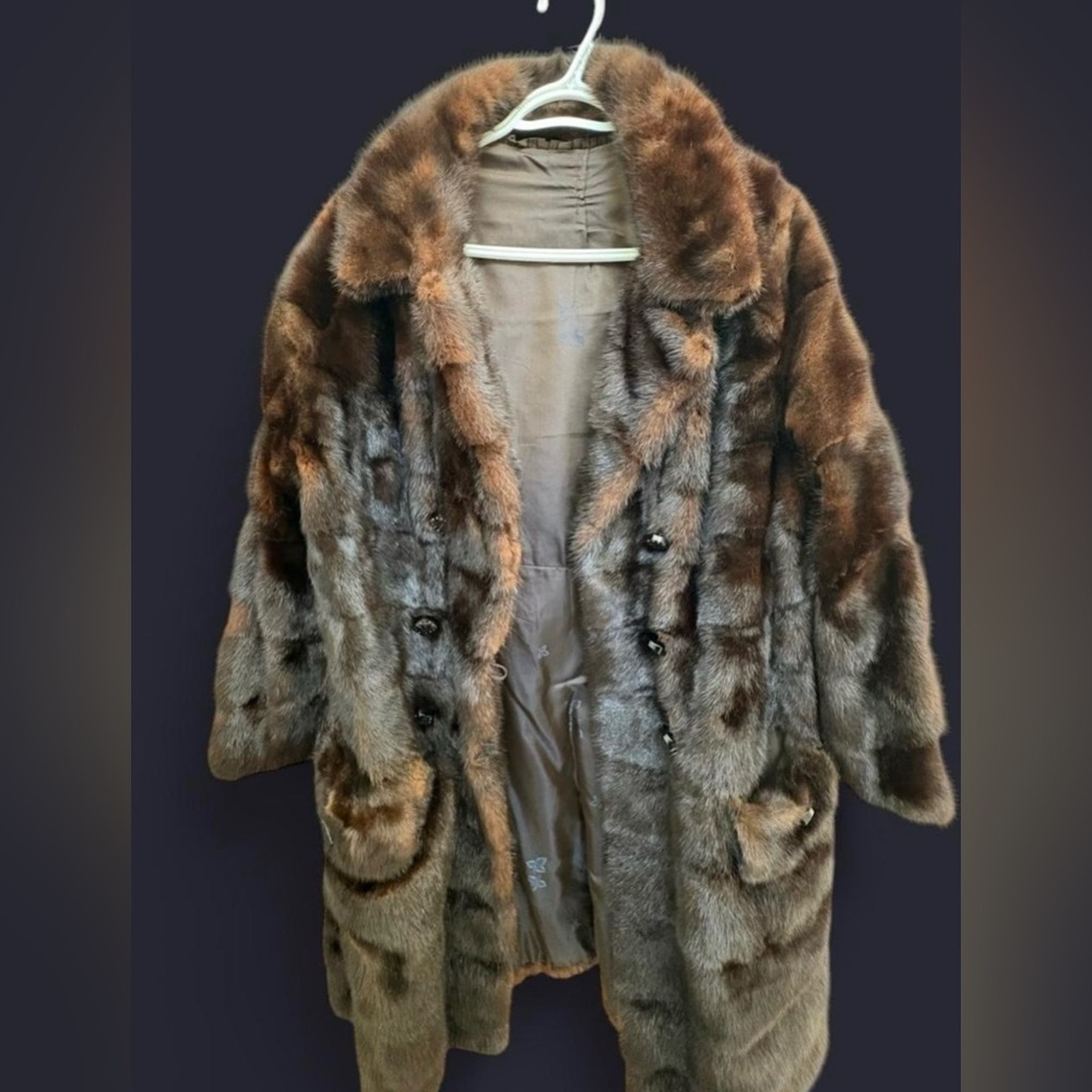 Luxurious Mid 20th Century Brown Mink Fur Coat